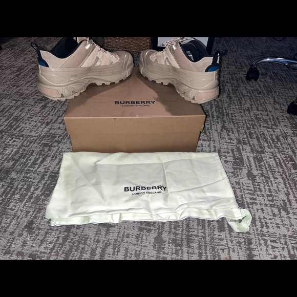 COPY - (Burberry Arthur sneakers , size 12 , Burberry shoe bag ) - Picture 6 of 13